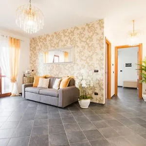 Giramondo Gold Airport Apartment Fiumicino