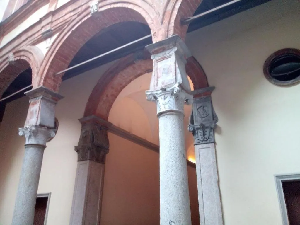 Lovely Apartment Piatti Duomo Milaan