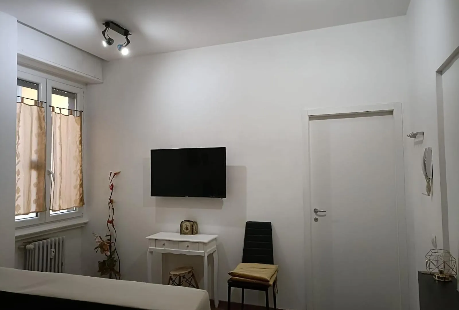 Lovely Apartment Piatti Duomo Milaan 0*,